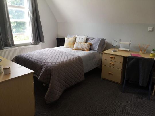 1 bedroom in a house share to rent - Photo 1