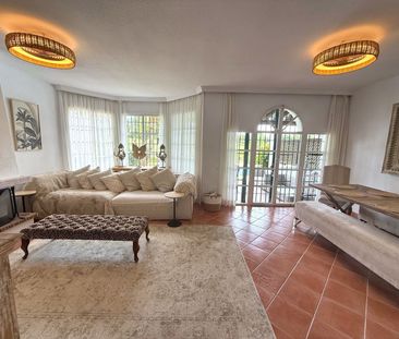 Townhouse in Nueva Andalucía - Photo 6