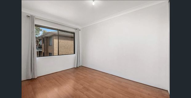 STONE THROW AWAY FROM MOUNT DRUITT WESTFIELDS - Photo 1