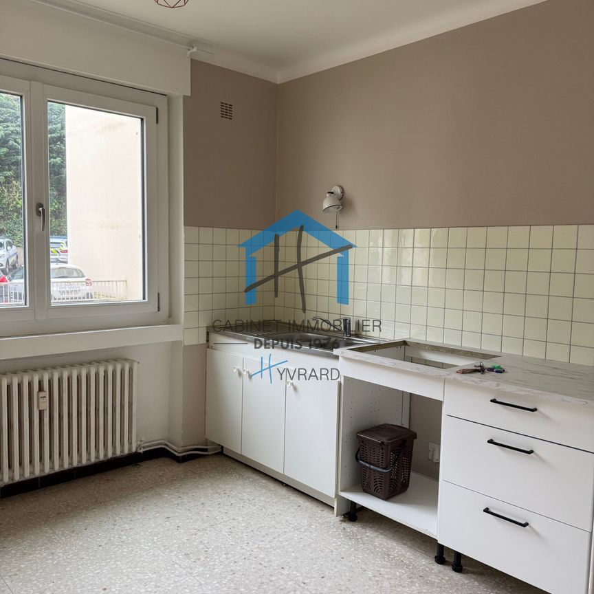 SAINT CHAMOND - Centre - F4 de 80m² avec Balcon - Photo 1