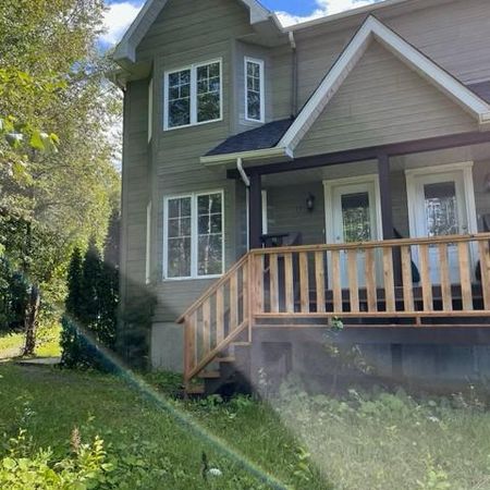 Superbe semi-détaché 6 1/2 à louer – Saint-Sauveur - Photo 3