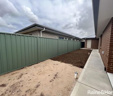 Four Bedroom Home in Evanston Gardens! - Photo 5