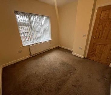 Agecroft Road West, Prestwich, M25 - Photo 5