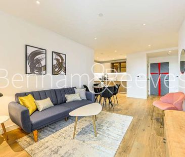 Samara Drive, Southall, UB1 - Photo 2