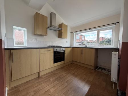 2 bedroom flat to rent - Photo 2
