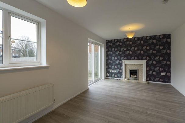 3 bedroom end of terrace house to rent - Photo 1