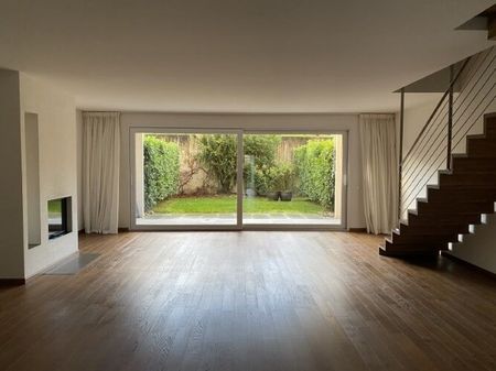 Appartement moderne de 5½ pièces avec jardin, cheminée et cave à vin - Photo 5