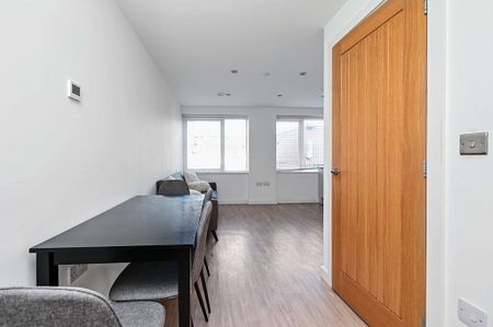 1 bedroom apartment to rent - Photo 2