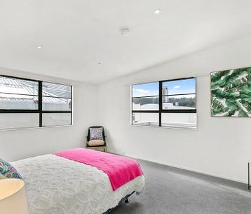 City Center 2 large bedrooms with sercured carpark - Photo 6