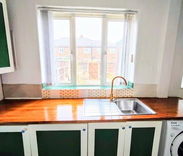 2 Bed End Terrace, Salford Manchester House, M6 - Photo 2