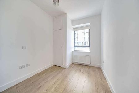 Ballards Lane, North Finchley, N12 - Photo 2