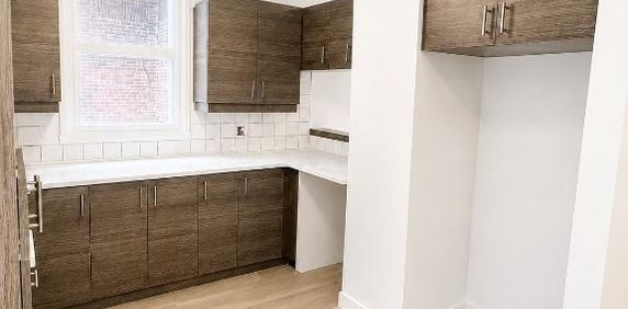 Grand 3 ½ + espace bureau - Rez-de-jardin - Rénové - Sainte-Agathe-Des-Monts - Photo 2