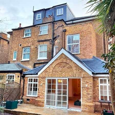 Lichfield Gardens, Richmond, TW9 - Photo 1