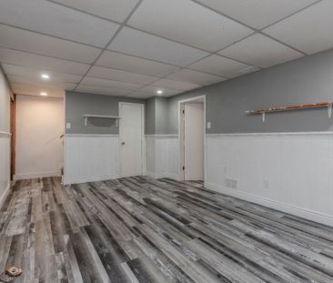 For Lease - 2458 Martin Court, Burlington, Ontario - Photo 4