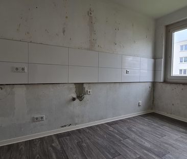 Platz für die ganze Familie… WBS erforderlich teilsanierte 4 Zimmer in der 1 Etage mit Balkon - Foto 3