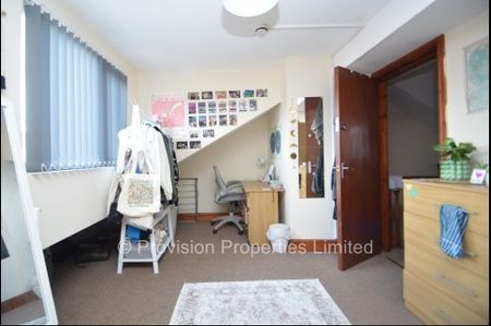 6 Bedroom Student Properties - Photo 5