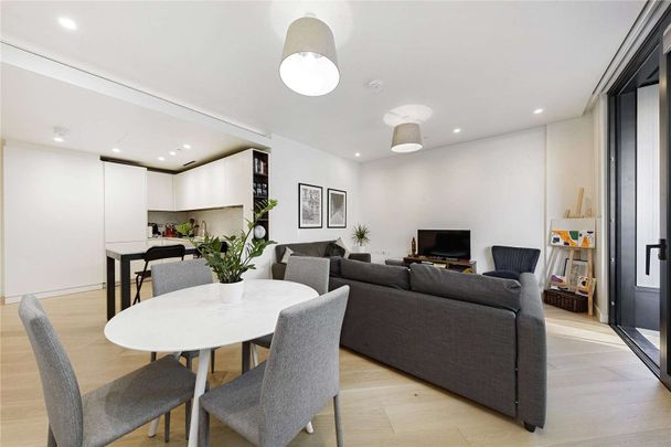 Wood Crescent, Television Centre, White City, London, W12 7GS - Photo 1