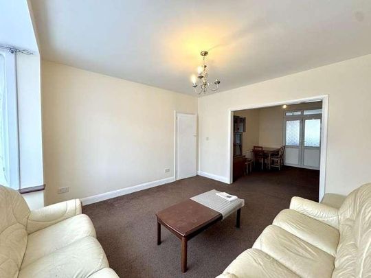 Greenland Crescent, Southall, UB2 - Photo 1