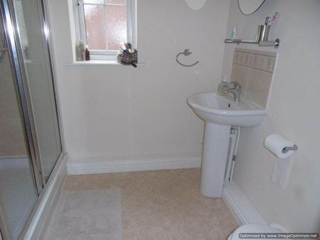 3 bedroom detached house to rent - Photo 4