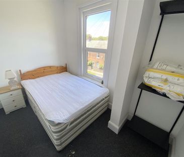 1 bedroom semi-detached house to rent - Photo 5
