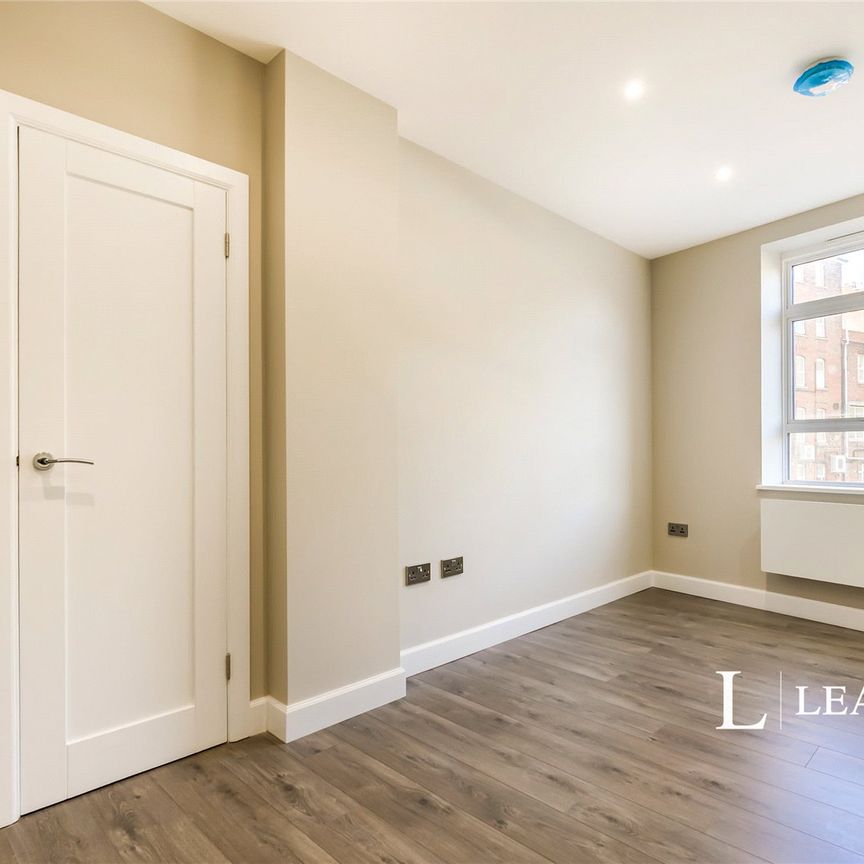 1 bedroom apartment to rent The Hard, Portsmouth, Hampshire, PO1 - Photo 1
