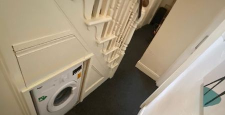 Flat 2, Conference Road, Armley, Leeds, LS12 3DX - Photo 4