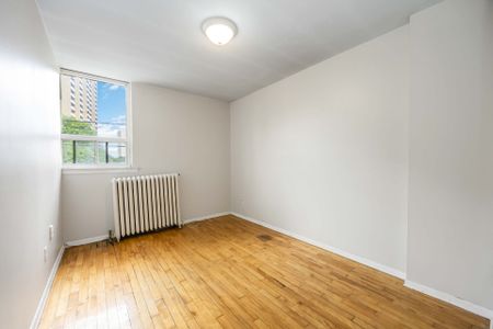 For Lease - 4990 Dundas Street Unit# A, Toronto, Ontario - Photo 5