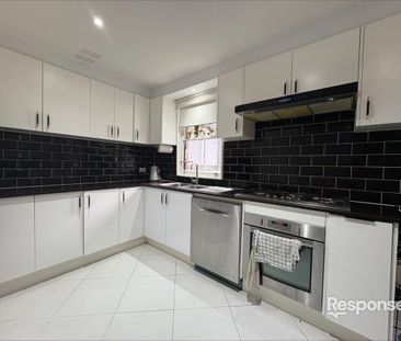 Comfortable Family Living! - Photo 6