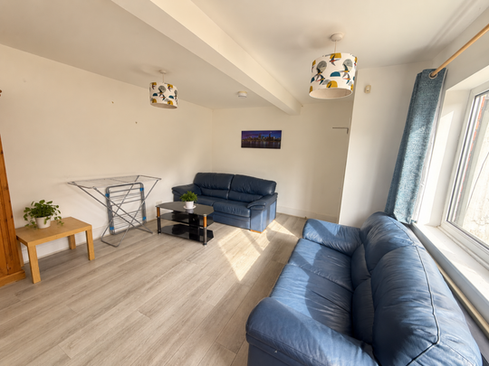 1 bedroom in a house share to rent - Photo 1