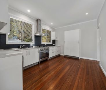 Charming Cottage on a Generous Block. - Photo 5