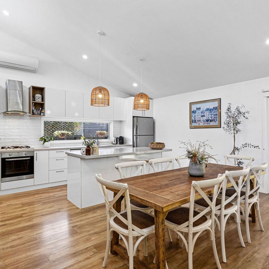 COASTAL CHARM - Photo 1