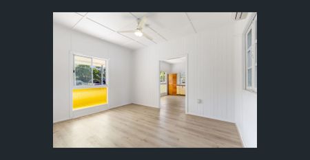 Charming 3-Bedroom Home - Photo 3