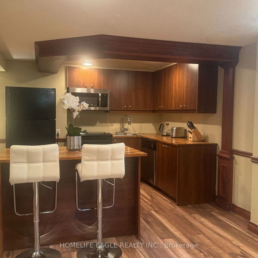 Detached Home For Lease | N9246977 - Photo 1