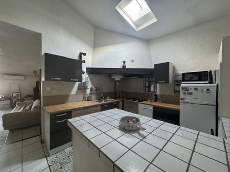 Location Appartement 3 pièces 86m² TOURVES 83170 - Photo 5