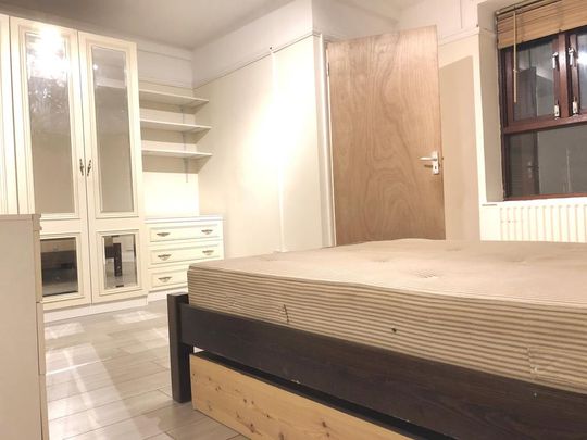 3 bedroom flat to rent - Photo 1