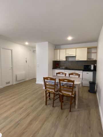 Location Appartement 2 pièces 43m² - Photo 4