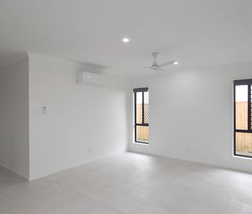 MODERN HOME IN FAMILY ESTATE! - Photo 1