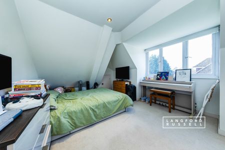 Flat to rent - Tubbenden Lane South, Orpington, BR6 - Photo 3
