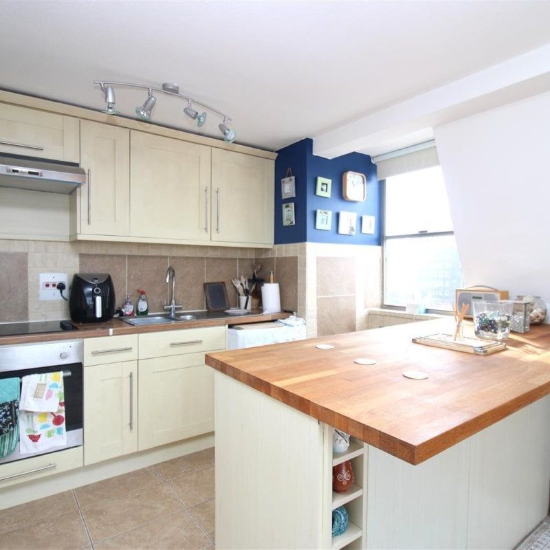 Sillwood Place - Photo 1