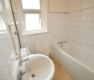 1 bedroom in a house share to rent - Photo 6