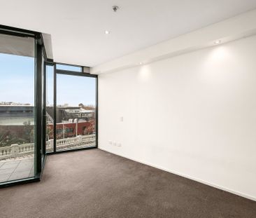 Inner-City Exclusiveness in Albert Park Pocket - Photo 6