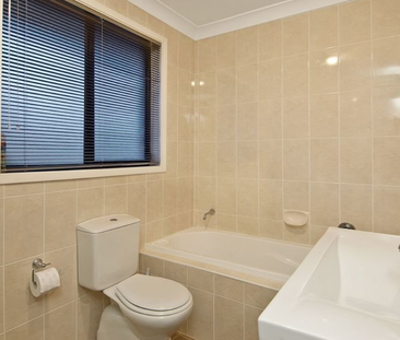 Comfort and Convenience in a Quiet Kellyville Ridge Street - Photo 6