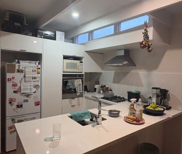 Kensington - Photo 1