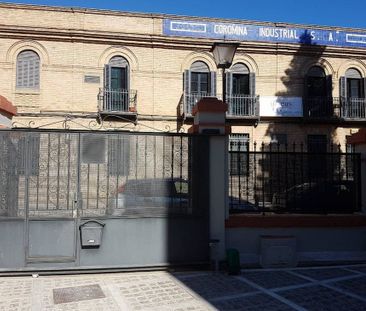 Calle Porvenir, Sevilla, Andalusia 41013 - Photo 1