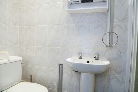 Royal Canal Terrace, Dublin - Photo 5