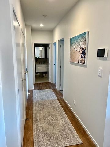 Furnished 2BR Northcote Apartment w/ Parking - Photo 4