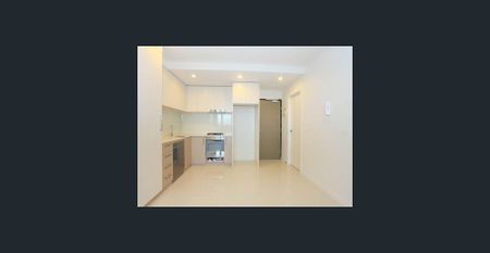 Views, Location, Lifestyle - This apartment has the lot! - Photo 2