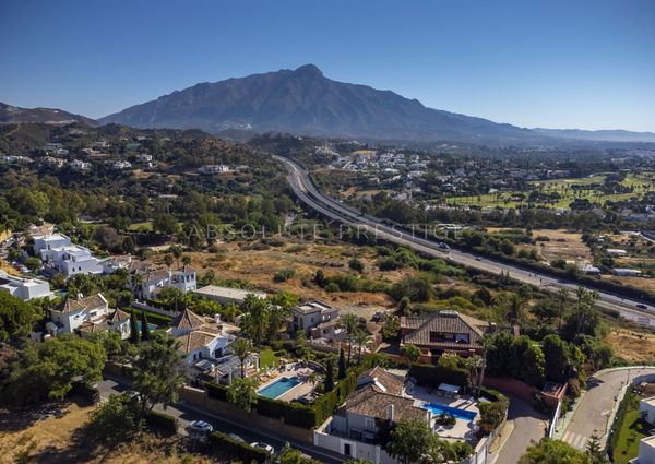 Beautiful and modern 5 bedroom villa in La Quinta