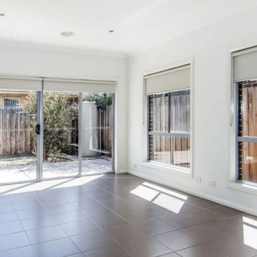 Stylish Living Meets Everyday Comfort – Your Perfect Home Awaits - Photo 1