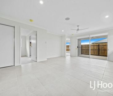 Brand New in Birnam Views - Low Maintenance - Close to Parks and Sc... - Photo 3